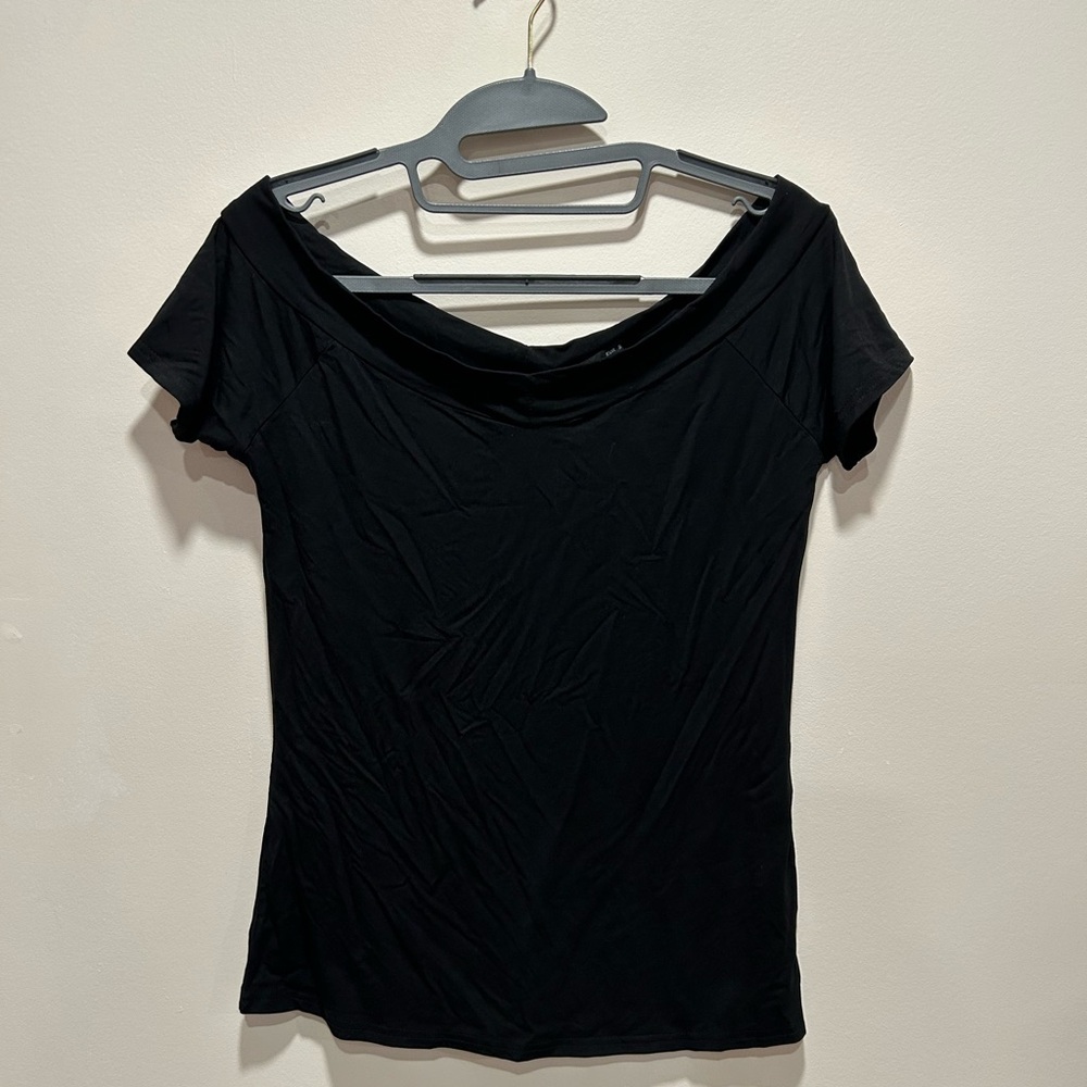 18. Chic Black Asymmetrical Fitted Short Sleeve Blouse